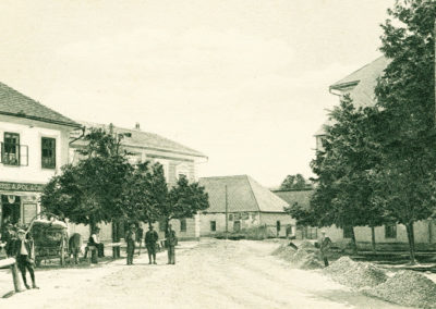 Trojičné námestie začiatkom 20. storočia.